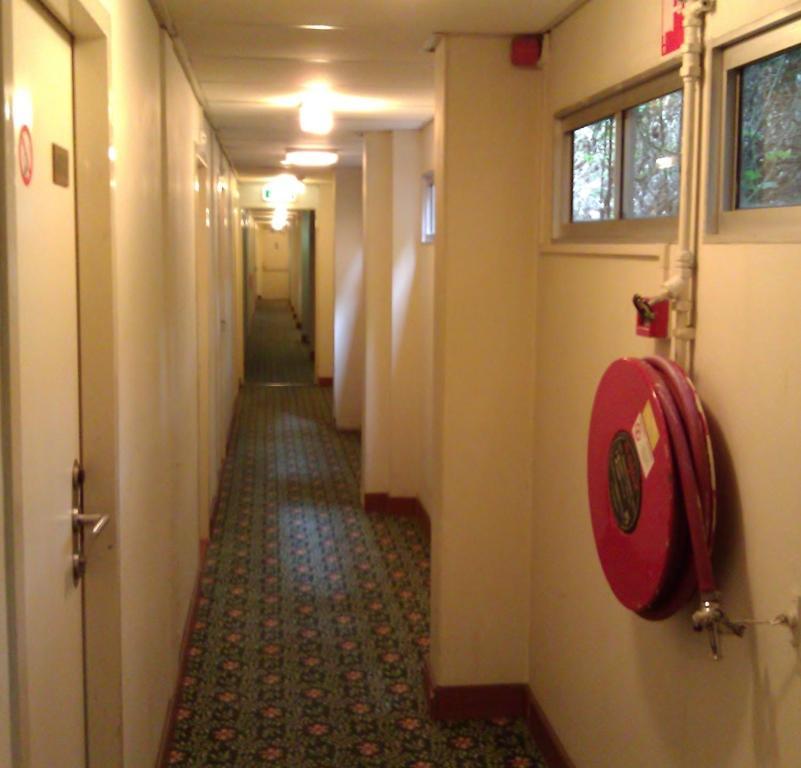 Budget Hostel Bargain Toko Amsterdam Ngoại thất bức ảnh