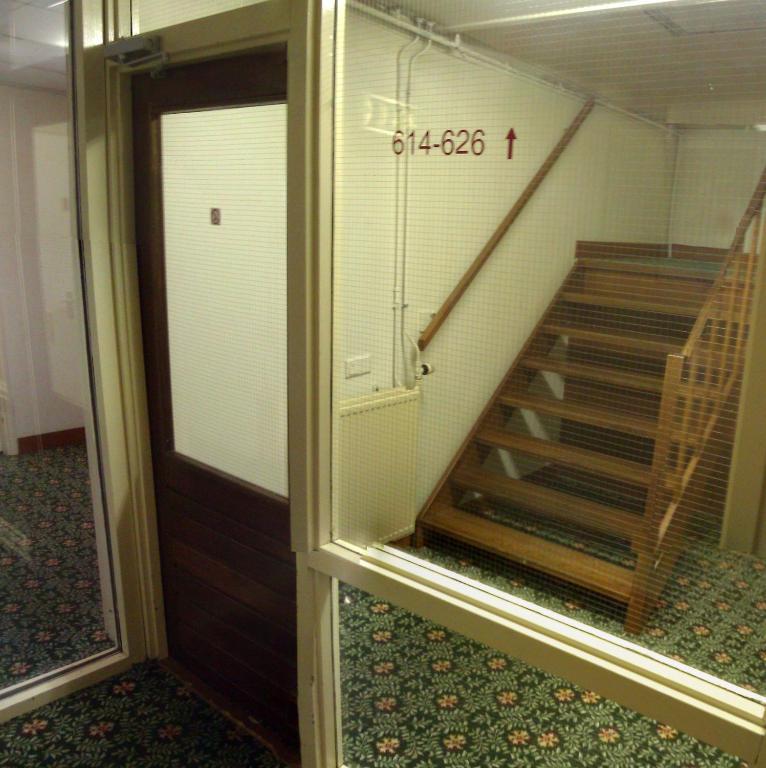 Budget Hostel Bargain Toko Amsterdam Ngoại thất bức ảnh