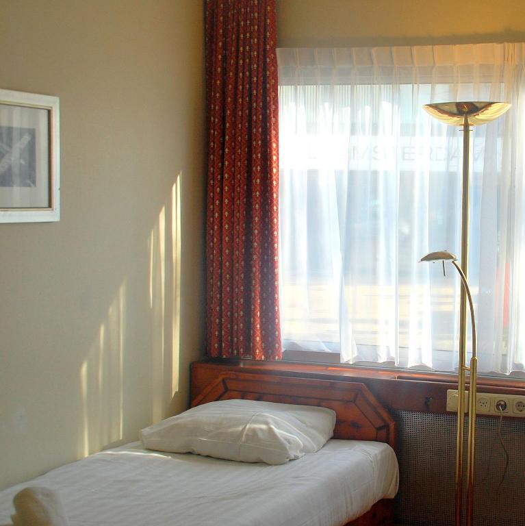 Budget Hostel Bargain Toko Amsterdam Phòng bức ảnh